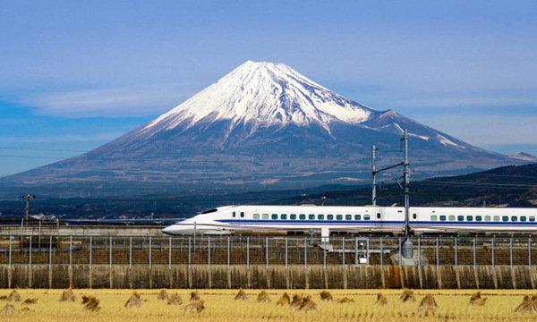 Tàu viên đạn Shinkansen, loại tàu có tốc độ lên tới 300 km/h, có thể chạy không người lái trên tuyến đường Joetsu vào giữa những năm 2030.