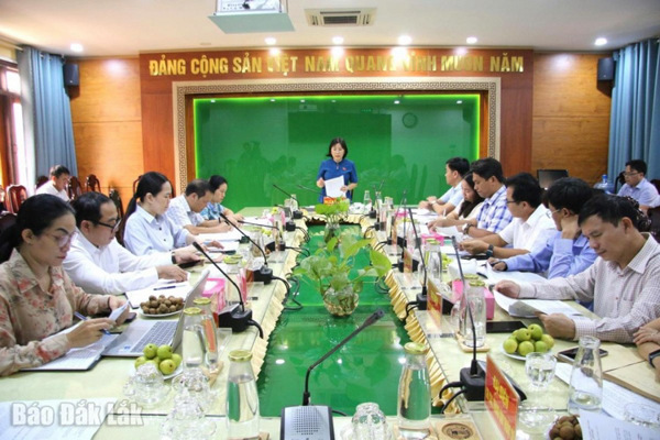 Đoàn ĐBQH tỉnh khảo sát việc triển khai thực hiện các chương trình mục tiêu quốc gia tại Sở Nông nghiệp và Môi trường