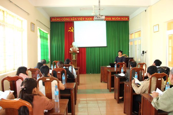 Hội thảo báo cáo kết quả thực hiện đề tài: “Xây dựng mô hình trồng rau thủy canh ở không gian hẹp cho các hộ dân thành phố Buôn Ma Thuột”