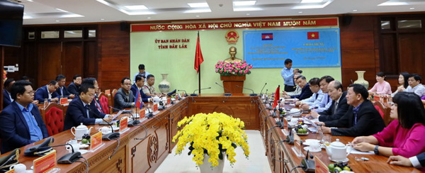 Đoàn cán bộ cấp cao tỉnh Mondulkiri -Vương quốc Campuchia thăm, chúc Tết lãnh đạo tỉnh Đắk Lắk