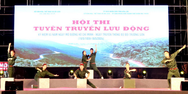 Hội thi tuyên truyền lưu động kỷ niệm 65 năm Ngày mở đường Hồ Chí Minh - Ngày truyền thống bộ đội Trường Sơn