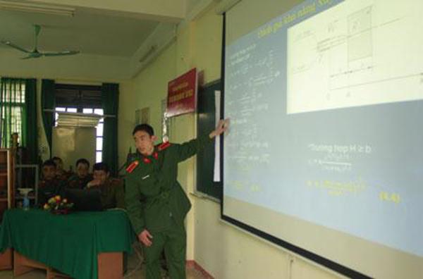 Sinh viên Việt chế tạo đạn nhiễu làm lá chắn chiến hạm