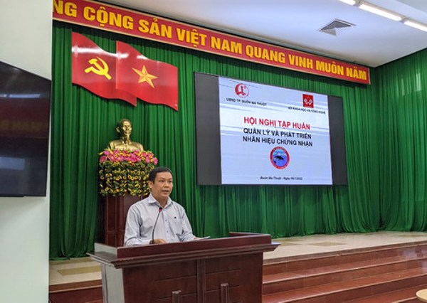 Hội nghị tập huấn "Quản lý và Phát triển nhãn hiệu chứng nhận Cá lăng đuôi đỏ xã Hòa Phú, thành phố Buôn Ma Thuột"
