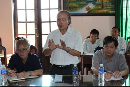 TS. Trương Hồng - Viện phó Viện KHKT Nông Lâm Nghiệp Tây Nguyên đsong góp ý kiến tại buổi làm việc