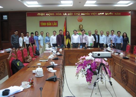 Đại diện Lãnh đạo tỉnh chụp ảnh lưu niệm với Quỹ SVF