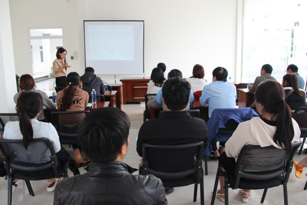 Hội thảo “Nghiên cứu ứng dụng quy trình nhân nuôi và sản xuất nấm Trân châu (Agrocybe aegerita) phù hợp với điều kiện Buôn Ma Thuột, tỉnh Đắk Lắk”