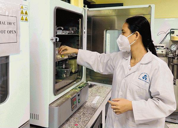 Nghiên cứu vật liệu nanocomposite xử lý chất thải công nghiệp