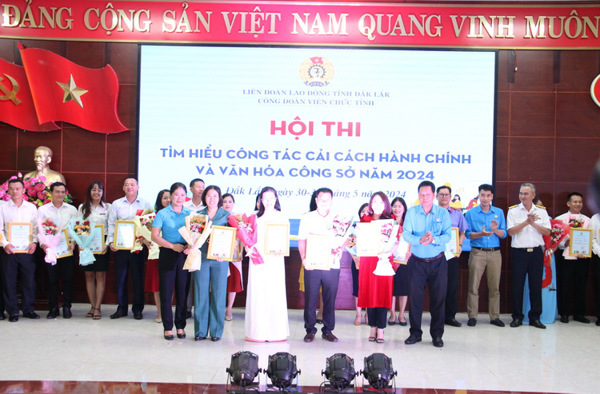 Bế mạc Hội thi "Tìm hiểu công tác cải cách hành chính và văn hóa công sở"