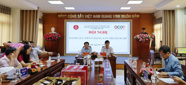 Hội đồng OCOP cấp tỉnh đánh giá, phân hạng 25 bộ hồ sơ sản phẩm tiềm năng 4 sao