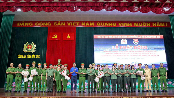 Công an tỉnh Đắk Lắk ra mắt đội hình hỗ trợ vận hành mô hình chính quyền địa phương 2 cấp