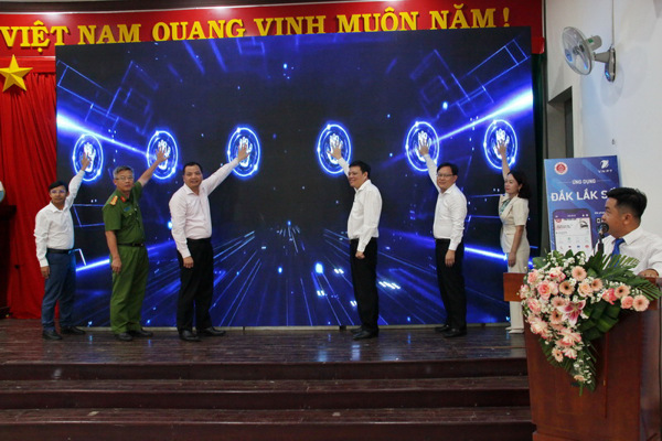 Phát động phong trào “Bình dân học vụ số” trên địa bàn xã Dray Bhăng