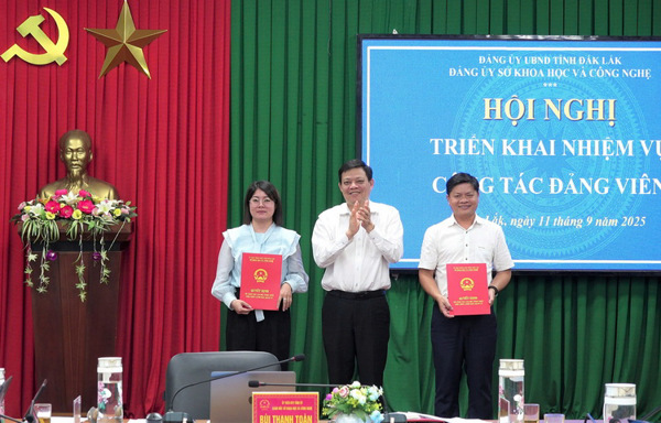 Đảng ủy Sở KH&CN tỉnh Đắk Lắk: Công bố quyết định thành lập 09 chi bộ trực thuộc và quán triệt các văn bản của Đảng