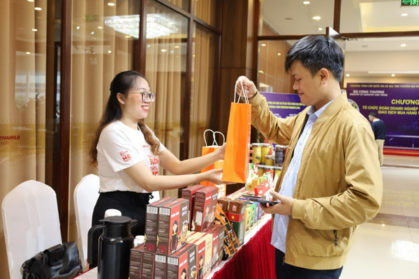 Hội chợ - Triển lãm quà tặng, sản phẩm công nghiệp nông thôn tiêu biểu và sản phẩm OCOP gắn với Lễ hội ẩm thực món ngon Tây Nguyên năm 2025