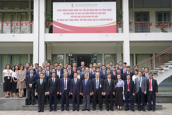 Tập trung thúc đẩy KHCN, đổi mới sáng tạo và chuyển đổi số trong hệ thống giáo dục đại học
