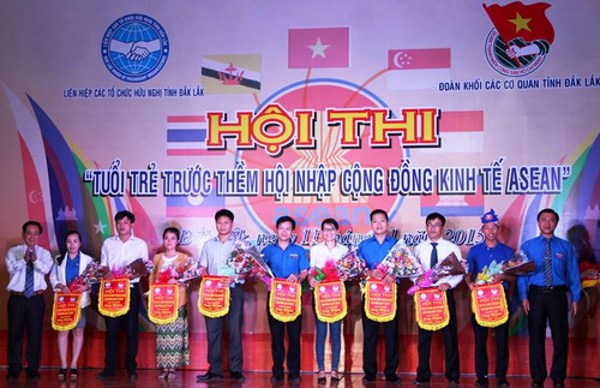 Hội thi "Tuổi trẻ trước thềm hội nhập cộng đồng kinh tế ASEAN"