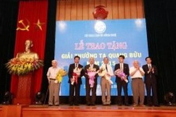 Triển khai sớm kế hoạch xét tặng Giải thưởng Tạ Quang Bửu năm 2016