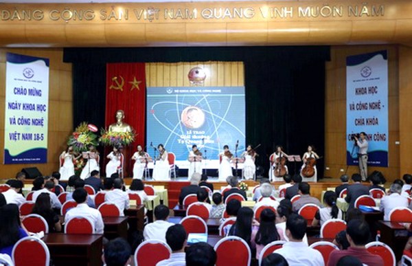 Trao Giải thưởng Tạ Quang Bửu năm 2016