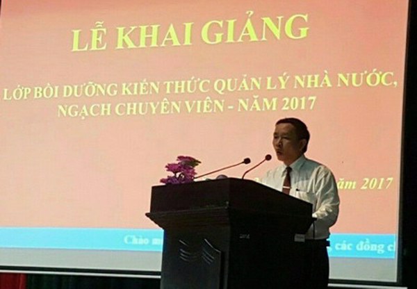 Khai giảng lớp bồi dưỡng kiến thức quản lý nhà nước ngạch chuyên viên