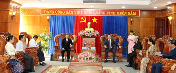 Đoàn công tác của tỉnh Salavan - Cộng hòa dân chủ nhân dân Lào chào xã giao lãnh đạo Tỉnh ủy Đắk Lắk