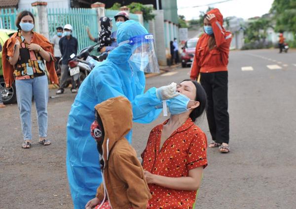 Thành lập hơn 100 tổ xét nghiệm nhanh kháng nguyên SARS-CoV-2 toàn dân trên địa bàn