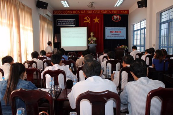 Hội nghị tập huấn quản lý khoa học và công nghệ cấp huyện năm 2015