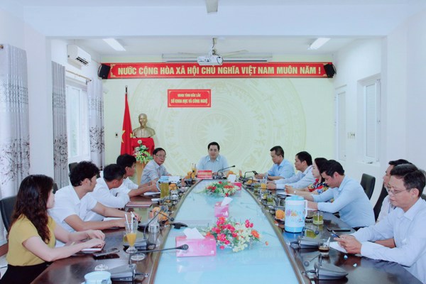 Thứ trưởng Bộ Khoa học và Công nghệ Nguyễn Hoàng Giang thăm và làm việc tại Sở Khoa học và Công nghệ tỉnh Đắk Lắk