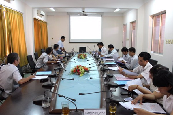 Hội đồng xét duyệt đề tài: “Thử nghiệm trồng cây Dâu tây (Fragaria) tại thành phố Buôn Ma Thuột tỉnh Đắk Lắk”