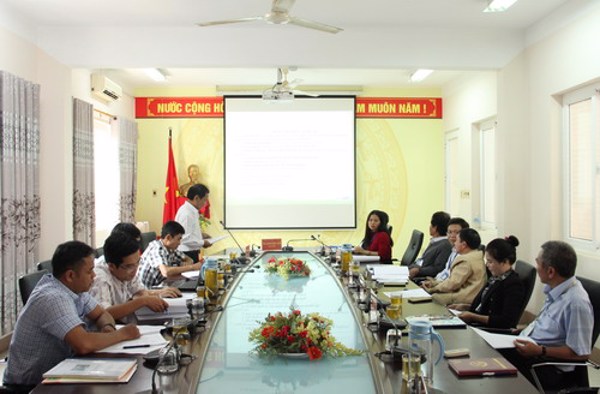 Hội đồng nghiệm thu đề tài “Ứng dụng khoa học và công nghệ vào việc sản xuất cây giống rau trong nhà màng trên địa bàn huyện Krông Ana, tỉnh Đắk Lắk”