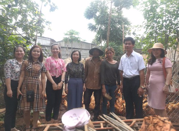 Kiểm tra tiến độ thực hiện đề tài “Xây dựng mô hình nuôi gà Ri cho các hộ phụ nữ dân tộc thiểu số tại Thành phố Buôn Ma Thuột, tỉnh Đắk Lắk”