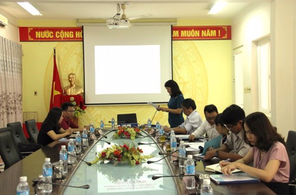 Hội đồng xét giao trực tiếp đề tài “Nghiên cứu thực trạng nghề dệt thổ cẩm ở Đắk Lắk và đề xuất giải pháp bảo tồn, phát triển”