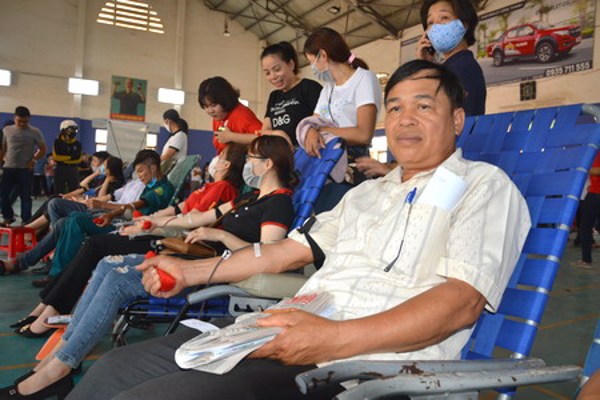 Hơn 500 người đăng ký hiến máu tình nguyện
