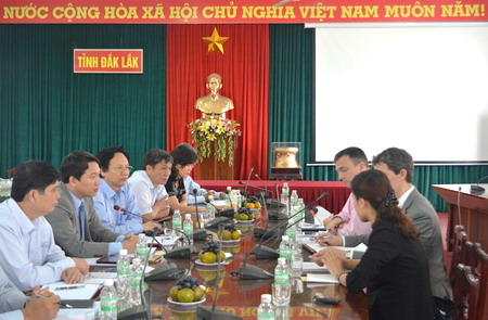 Quang cảnh buổi làm việc.