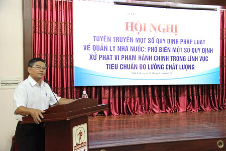 Ông Lê Phùng - Chánh Thanh tra Sở KH&CN báo cáo tóm tắt các hành vi vi phạm thường gặp qua các Đoàn thanh tra
