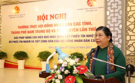 Đồng chí Tòng Thị Phóng, Ủy viên Bộ Chính trị, Phó Chủ tịch Thường trực Quốc hội dự và chỉ đạo Hội nghị.