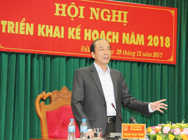 Chủ tịch UBND tỉnh phạm Ngọc Nghị phát biểu tại hội nghị