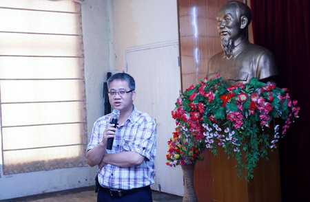 Trưởng Ban Khoa Giáo – Báo Tiền Phong Nguyễn Việt Hùng giới thiệu tới các đại biểu tham dự thực trạng thông tin KH&CN trên báo chí hiện nay