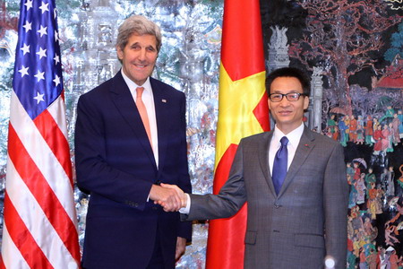 Phó Thủ tướng Vũ Đức Đam và Ngoại trưởng Hoa Kỳ John Kerry.