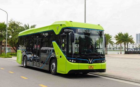 Xe buýt điện thông minh của Vinbus đưa vào vận hành tháng 4-2021.